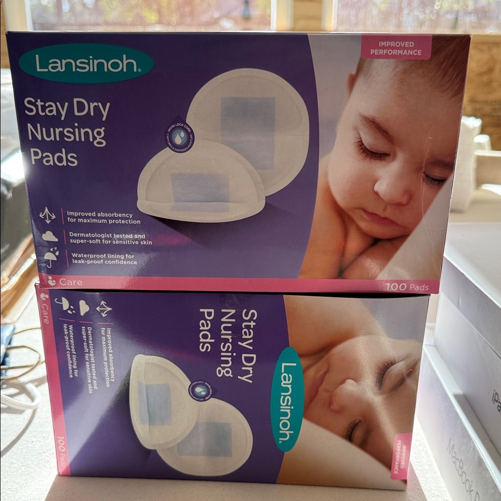 Lansinoh Stay Dry Nursing Pads - Purple and White